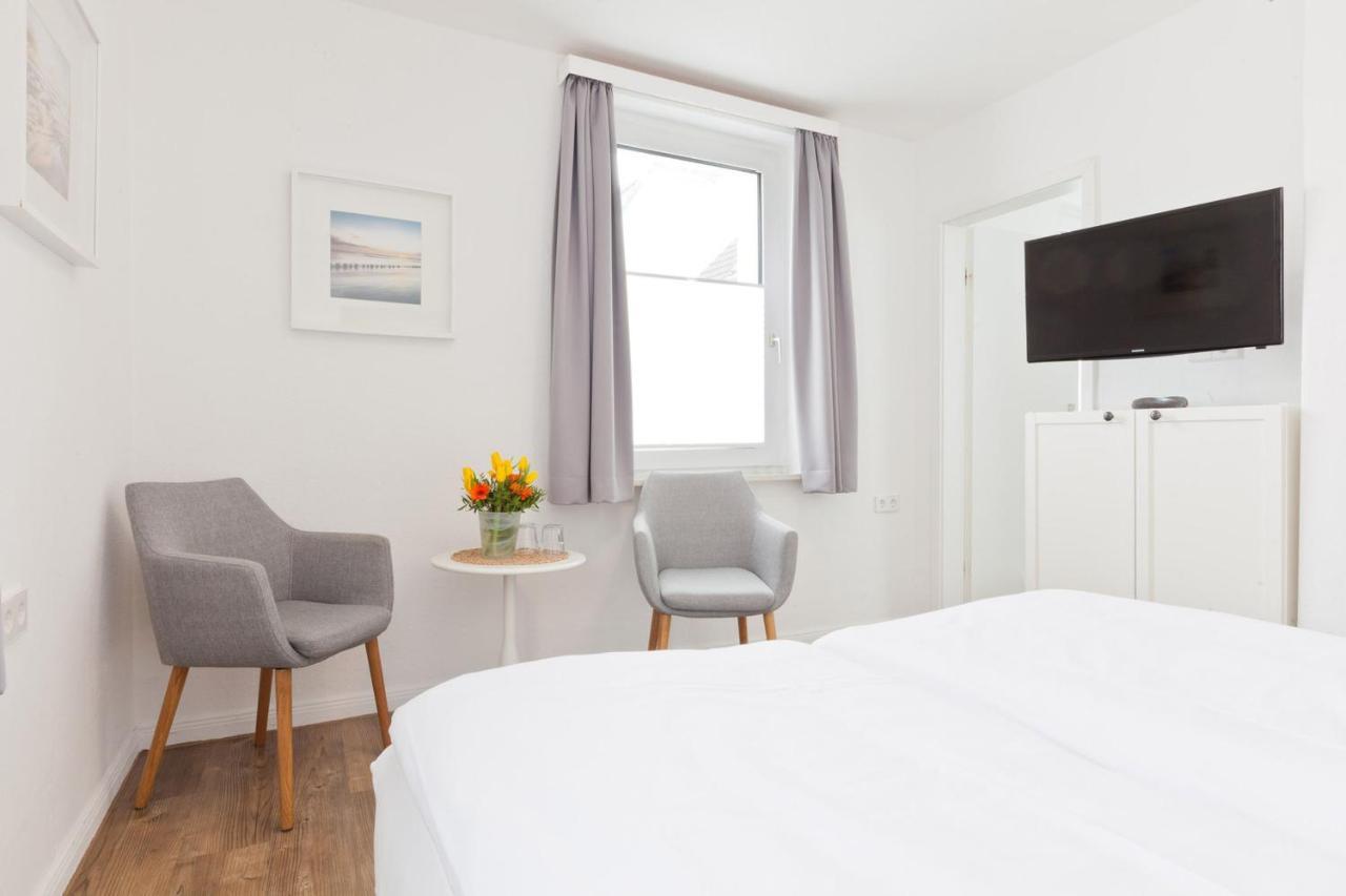 Haus Menno Janssen - Doppelzimmer Norderney Buitenkant foto