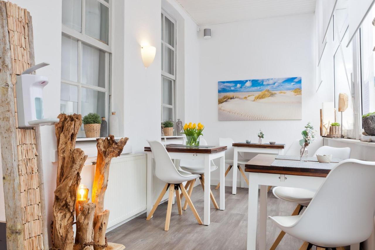 Haus Menno Janssen - Doppelzimmer Norderney Buitenkant foto