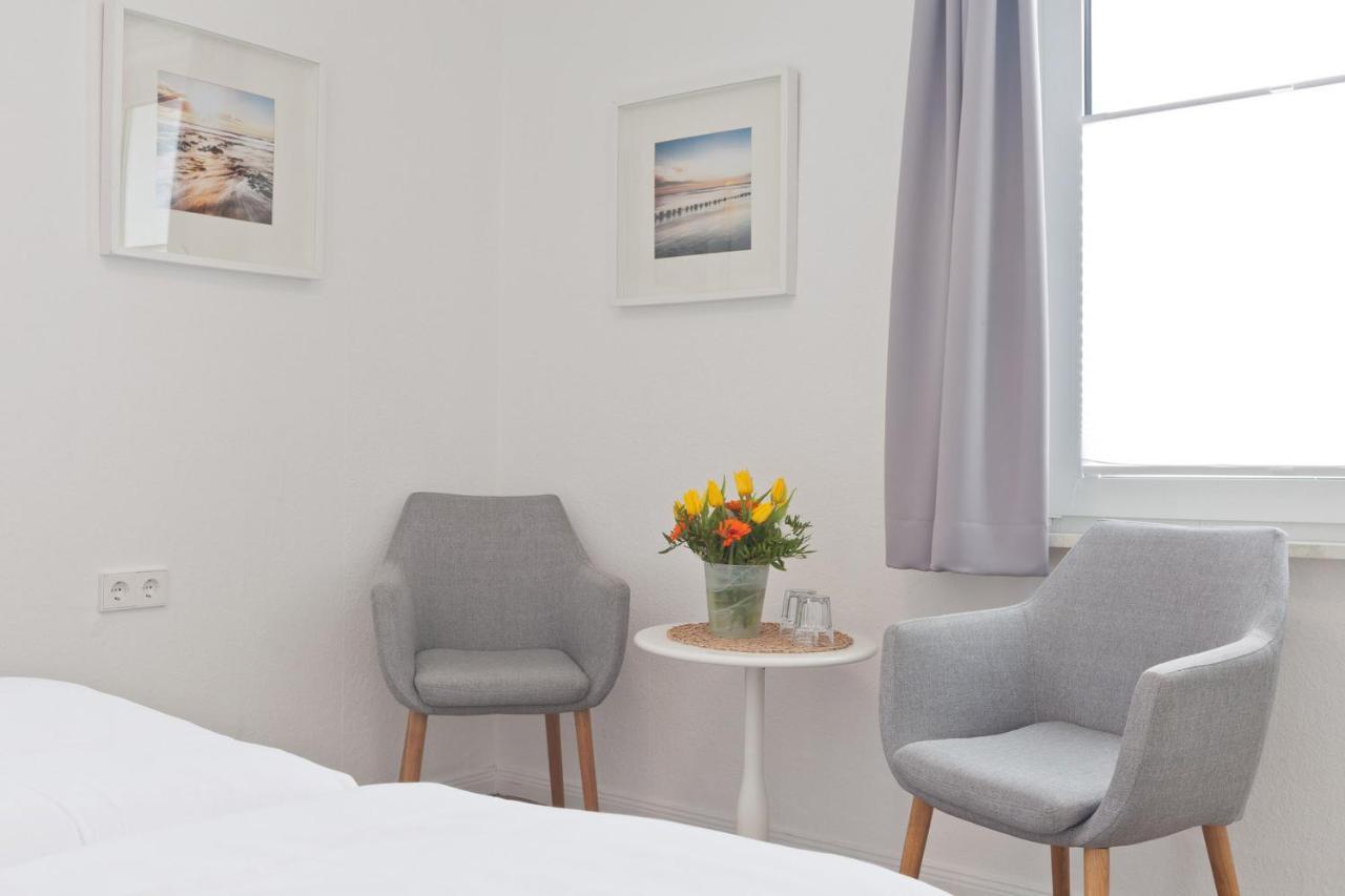 Haus Menno Janssen - Doppelzimmer Norderney Buitenkant foto