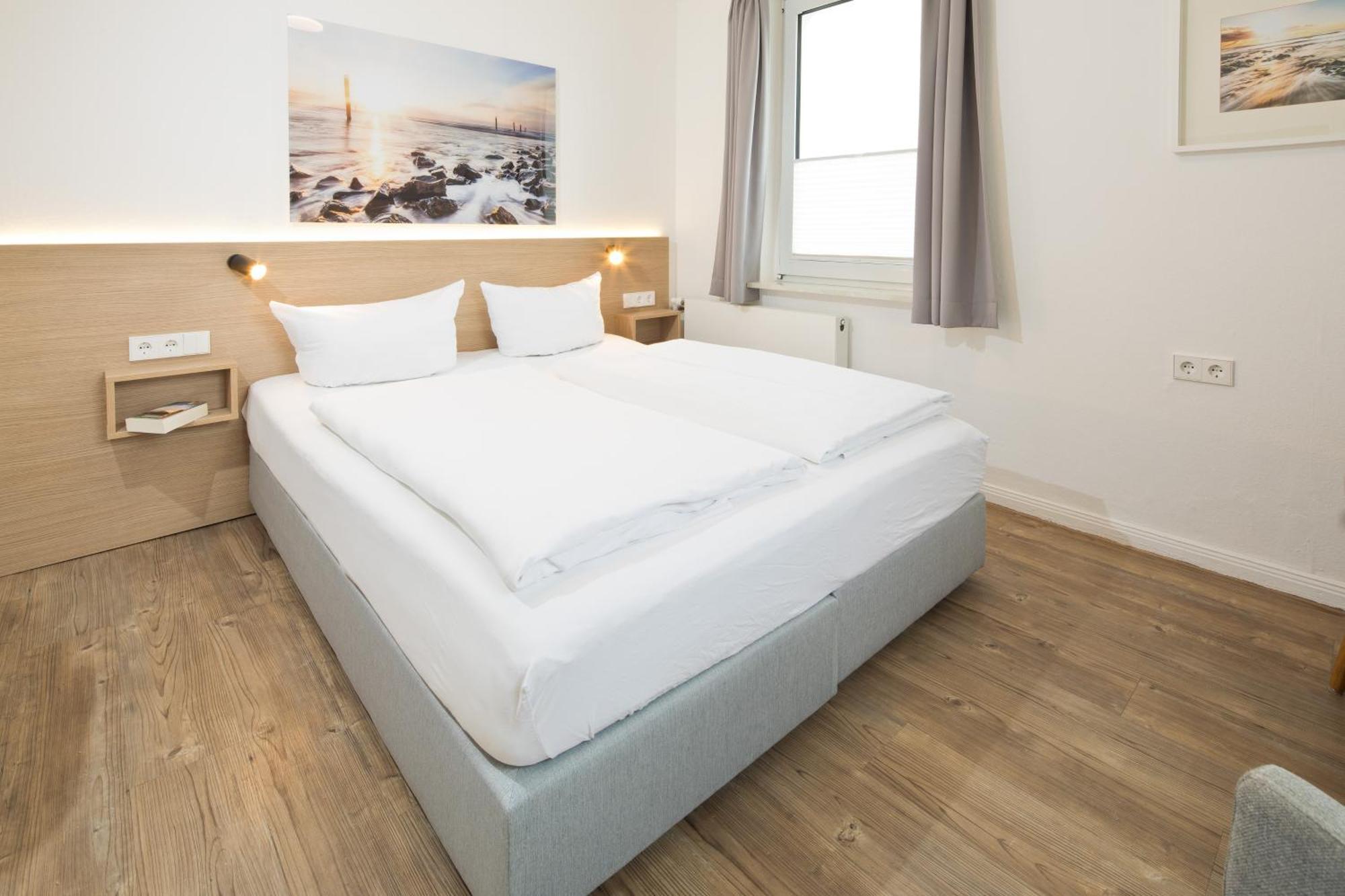 Haus Menno Janssen - Doppelzimmer Norderney Buitenkant foto